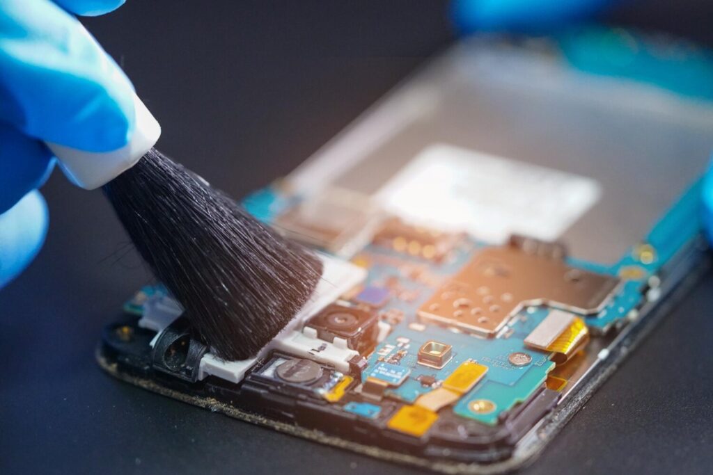 cropped hand technician repairing smart phone workshop 39768 21217 cropped hand technician repairing smart phone workshop 39768 21217